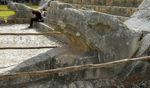 ruin-statues