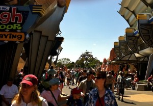 tomorrowland-promenade