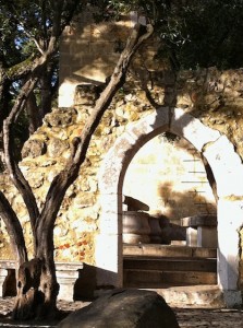 exterior-courtyard